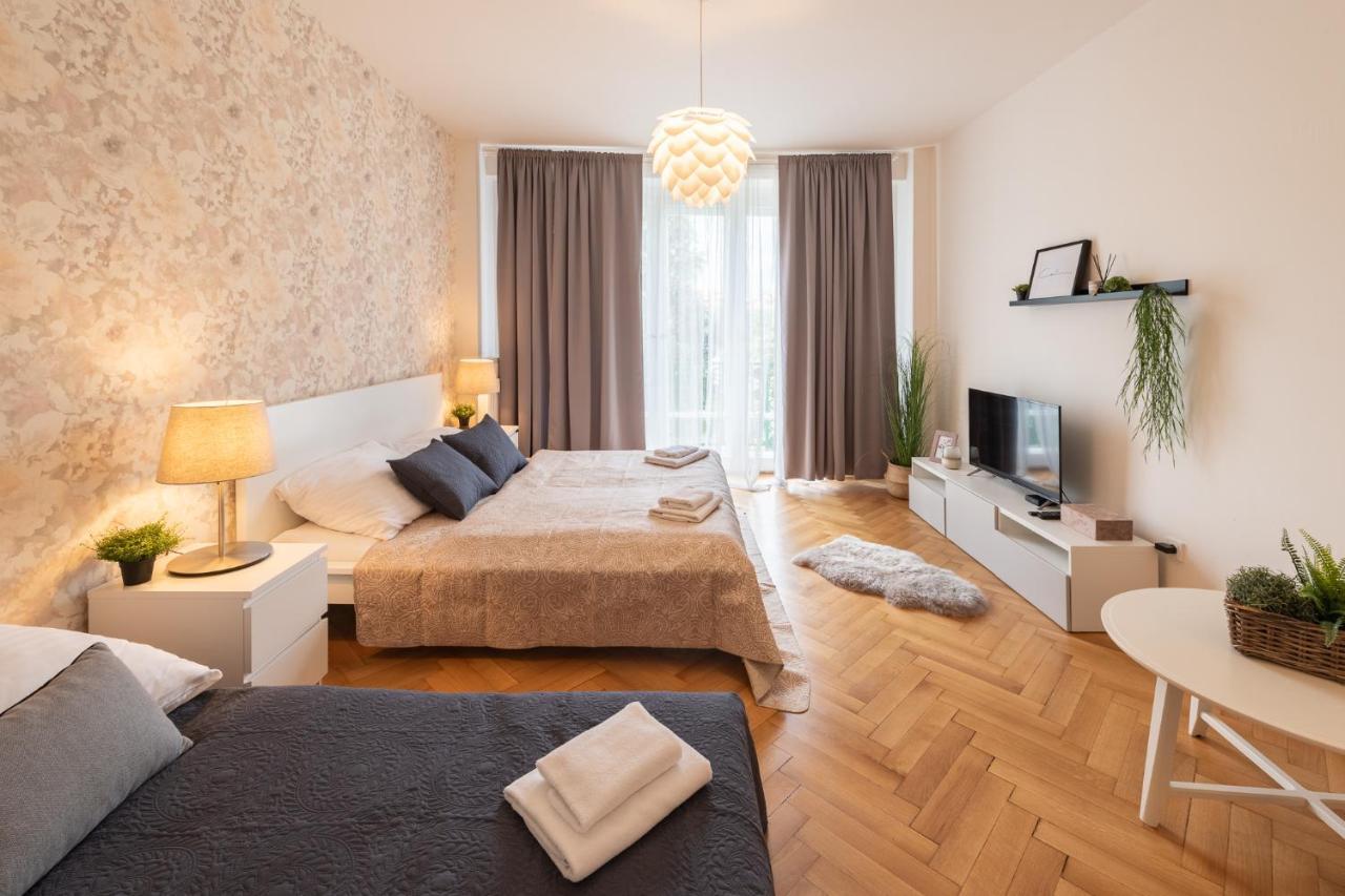 Luxury In Prime Location Apartment Prag